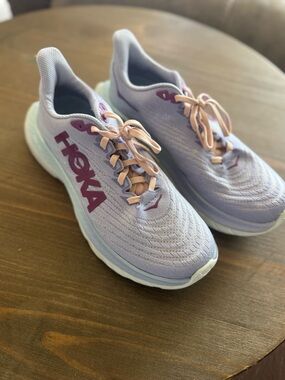 Hoka’s Pink & Purple Mach 5
